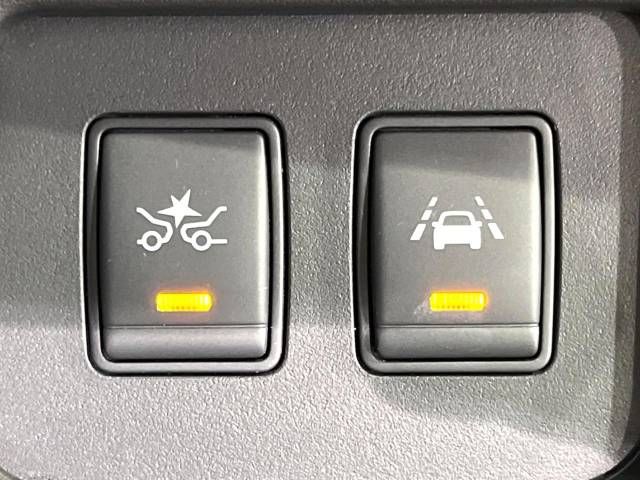 Nissan SERENA 2014-09 11647-6