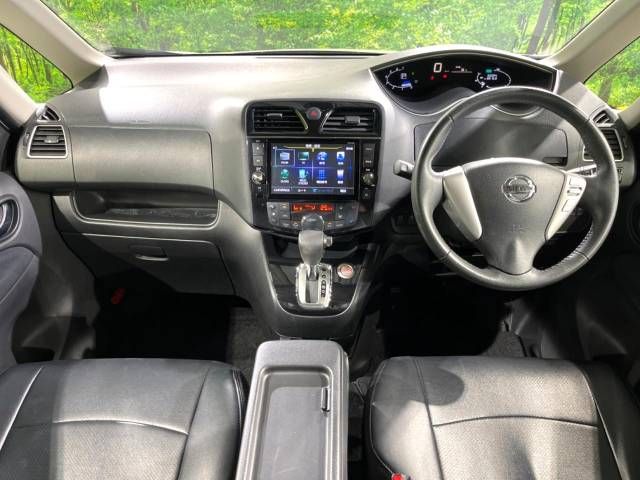Nissan SERENA 2014-09 11647-1