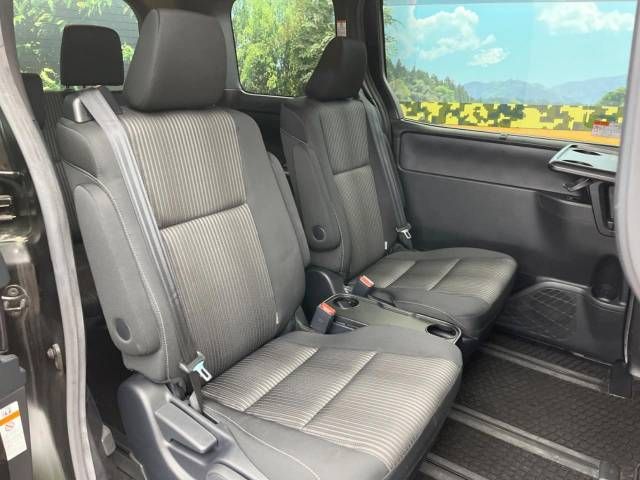 Toyota VOXY 2017-07 19136-10