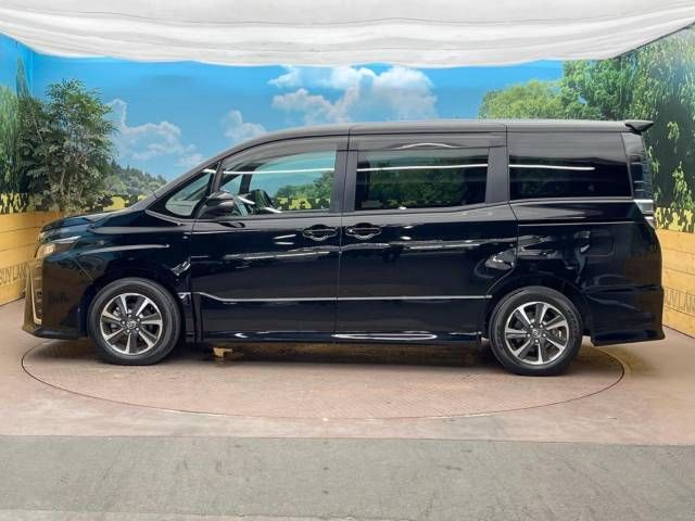 Toyota VOXY 2017-07 19136-16