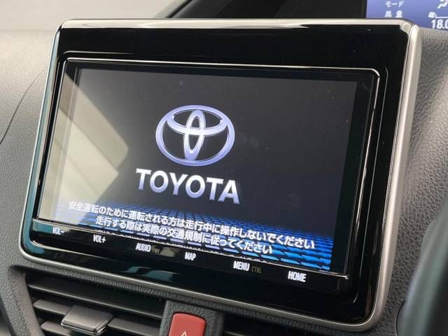 Toyota VOXY 2017-07 19136-2