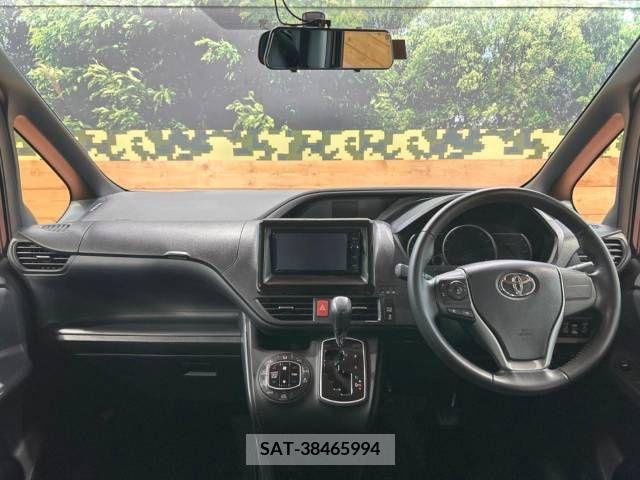 Toyota VOXY 2015-06 321455-1