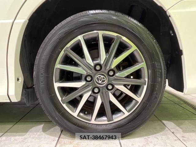 Toyota VOXY 2014-09 221753-12