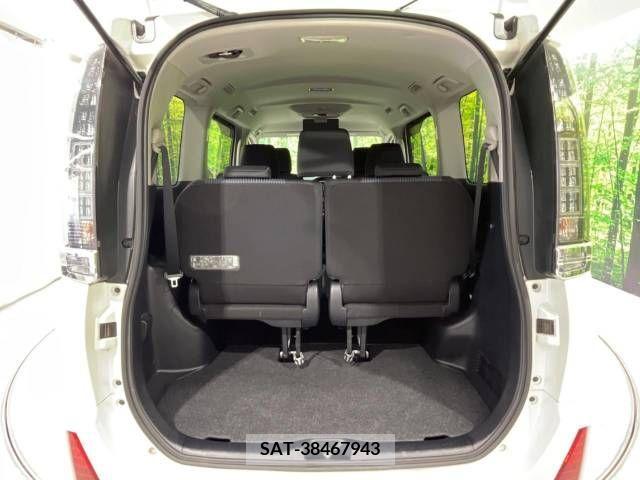 Toyota VOXY 2014-09 221753-10