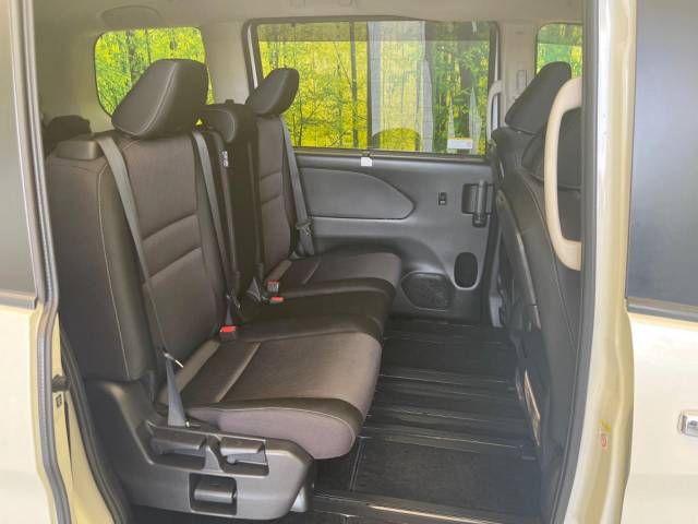 Nissan SERENA 2018-07 15022-9