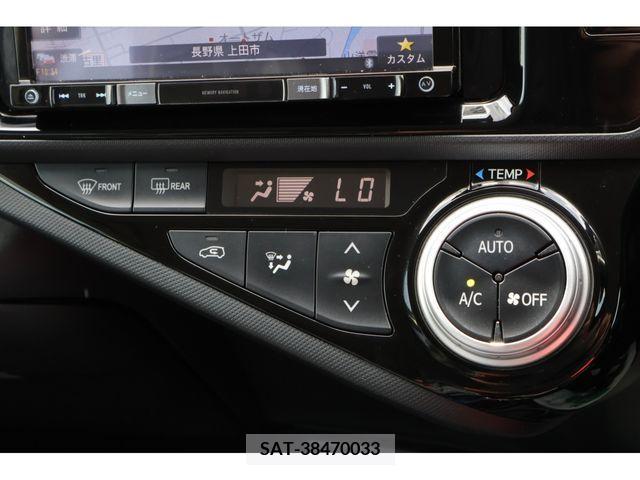 Toyota AQUA 2015-03 260238-16