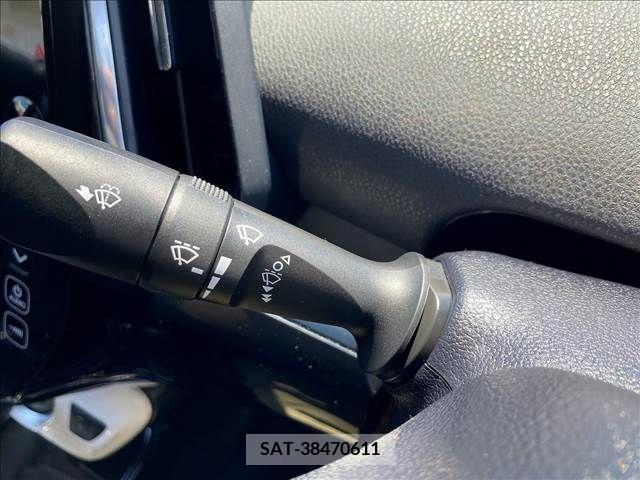 Toyota PRIUS PHV 2017-07 282523-16