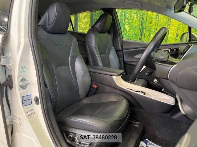Toyota PRIUS 2016-07 366406-8