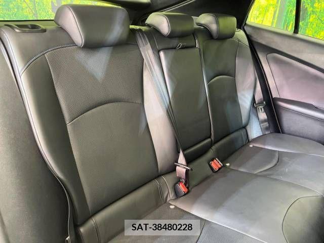 Toyota PRIUS 2016-07 366406-9