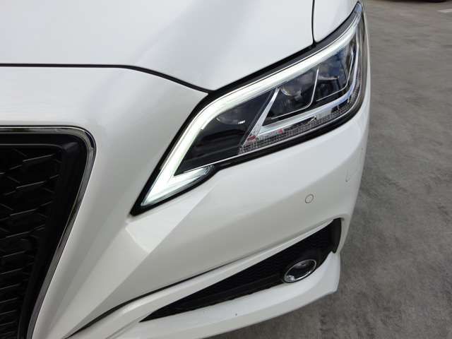 Toyota CROWN 2019-02 188839-3