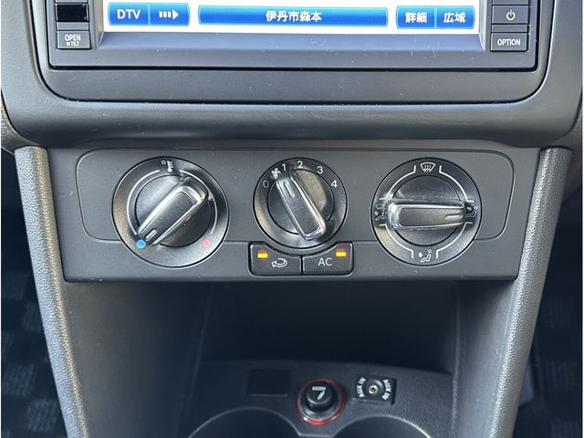 VolksWagen POLO 2012-06 181131-18