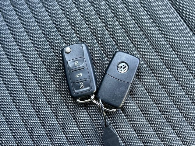 VolksWagen POLO 2012-06 181131-24