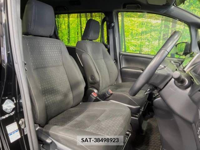 Toyota NOAH 2018-10 340352-8