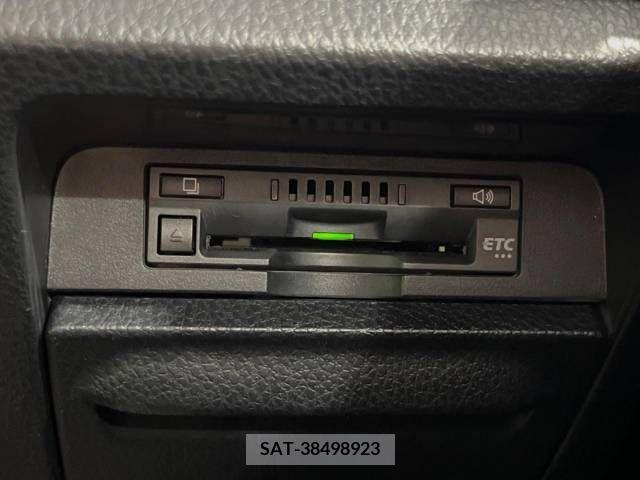 Toyota NOAH 2018-10 340352-7