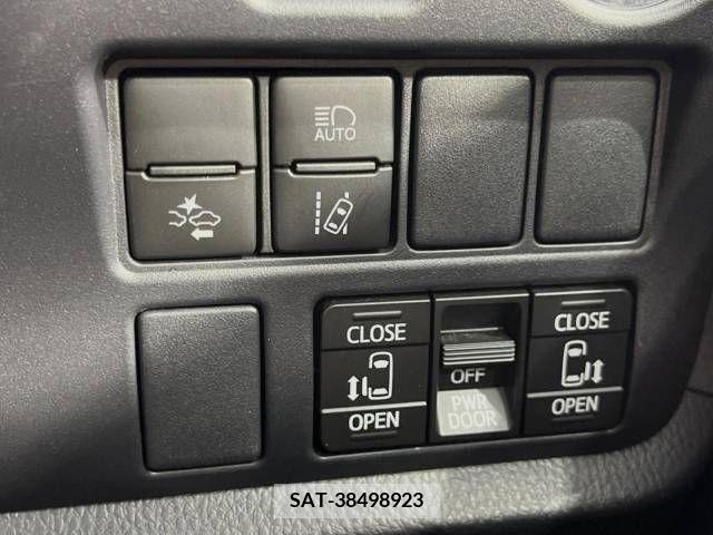 Toyota NOAH 2018-10 340352-3
