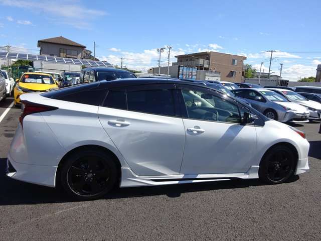 Toyota PRIUS 2021-09 12732-10