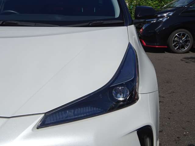 Toyota PRIUS 2021-09 12732-3