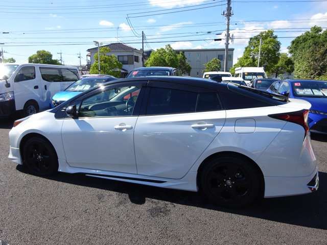 Toyota PRIUS 2021-09 12732-9