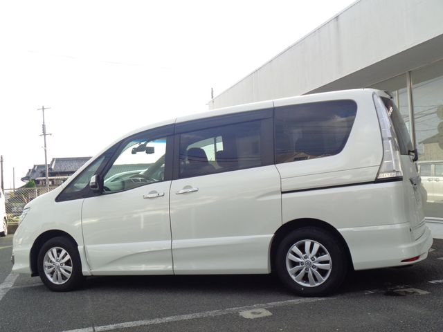 Nissan SERENA 2016-01 187320-25