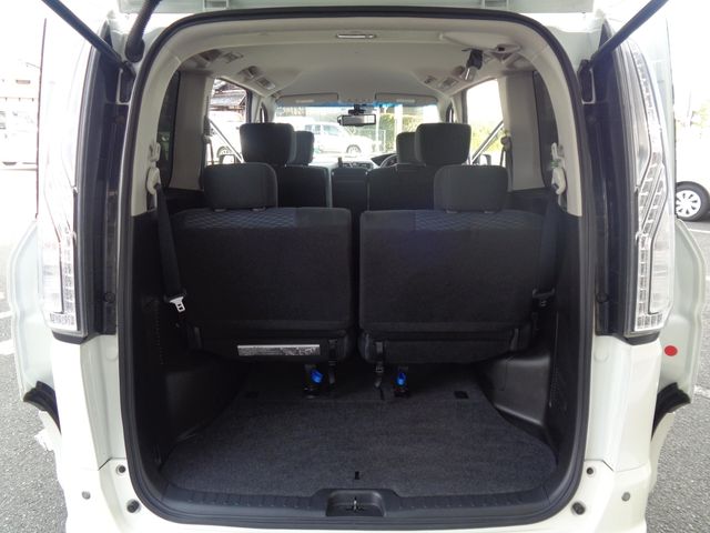 Nissan SERENA 2016-01 187320-6