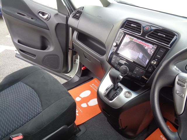 Nissan SERENA 2016-01 187320-1