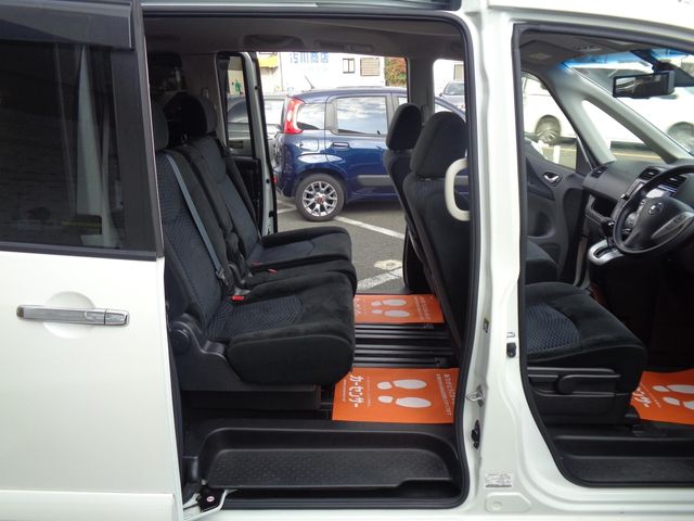 Nissan SERENA 2016-01 187320-7