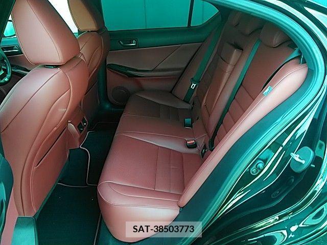 Lexus IS 2021-06 362800-6