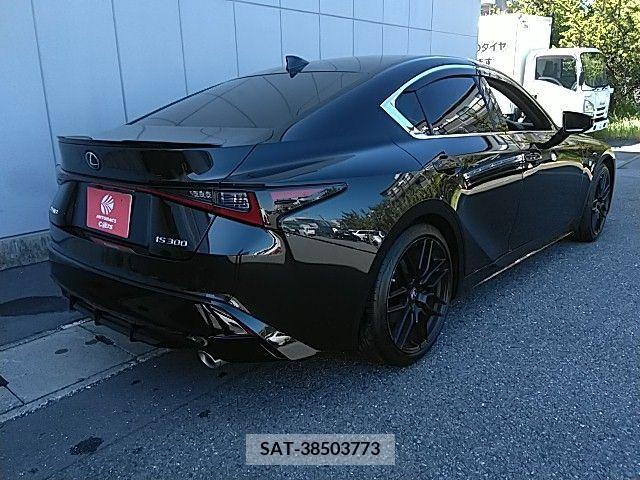 Lexus IS 2021-06 362800-17