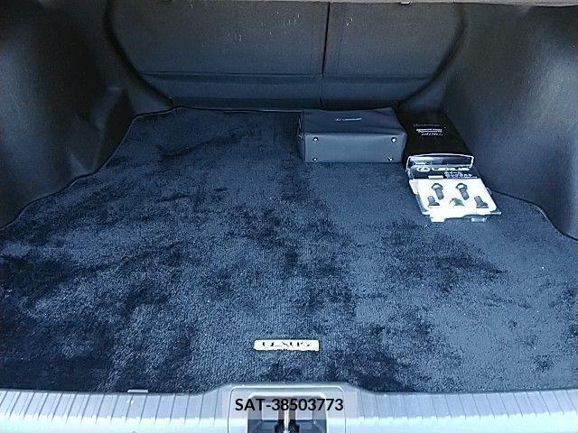 Lexus IS 2021-06 362800-12