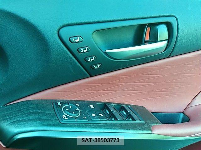 Lexus IS 2021-06 362800-11