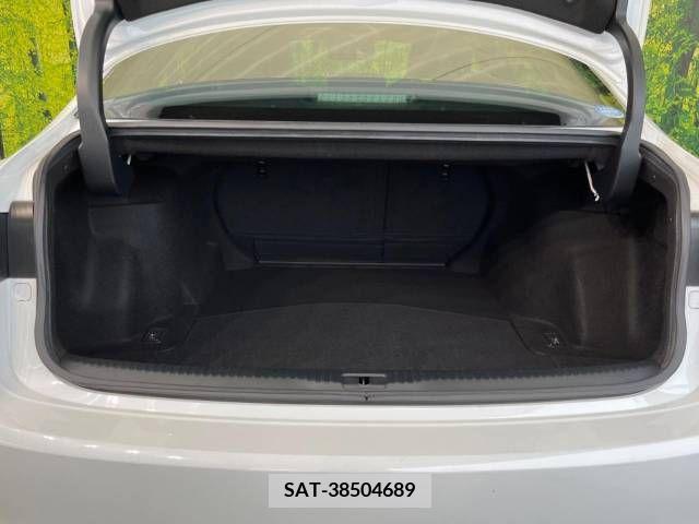 Lexus IS 2017-12 275747-10