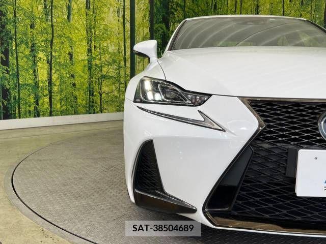 Lexus IS 2017-12 275747-12
