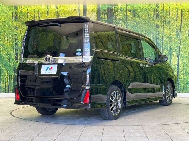 Toyota VOXY 2015-10 12822-17