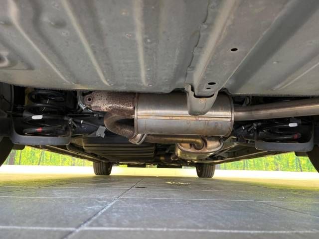 Toyota VOXY 2015-10 12822-19
