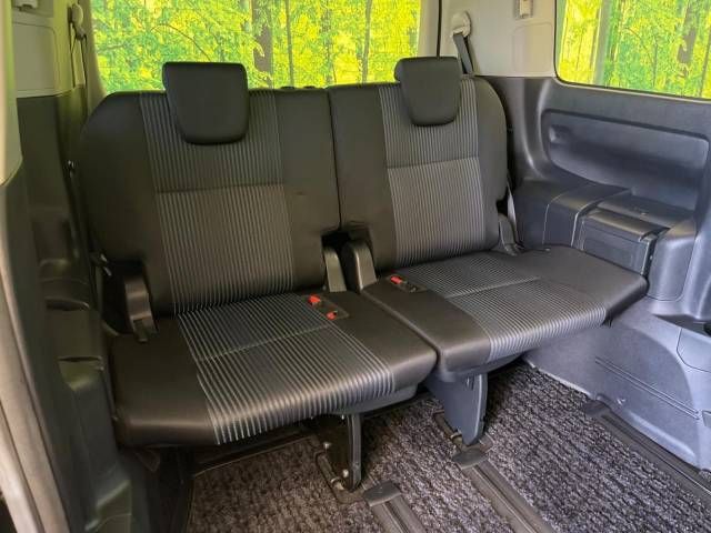 Toyota VOXY 2015-10 12822-10