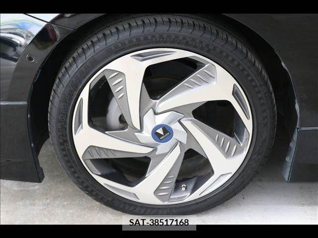 Toyota PRIUS PHV 2019-03 283549-3