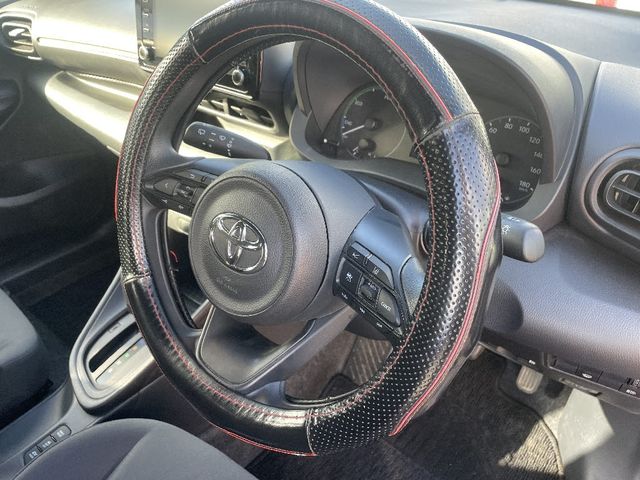 Toyota YARIS 2020-11 184157-6