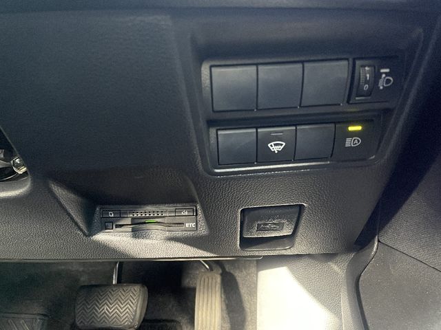 Toyota YARIS 2020-11 184157-12
