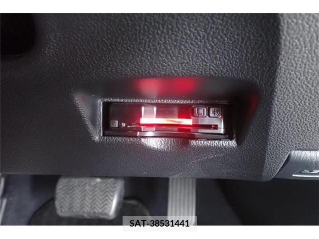 Toyota PRIUS 2022-07 366305-10