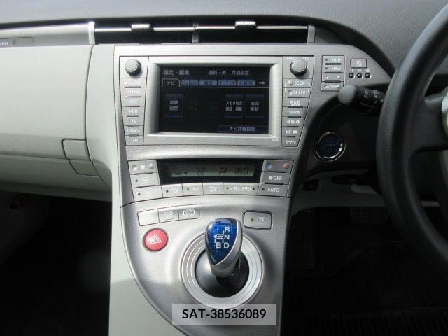 Toyota PRIUS PHV 2012-04 322175-11