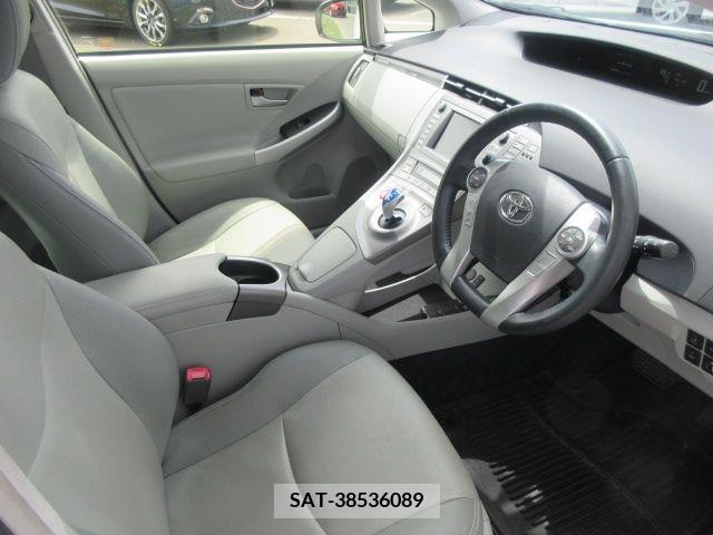 Toyota PRIUS PHV 2012-04 322175-10
