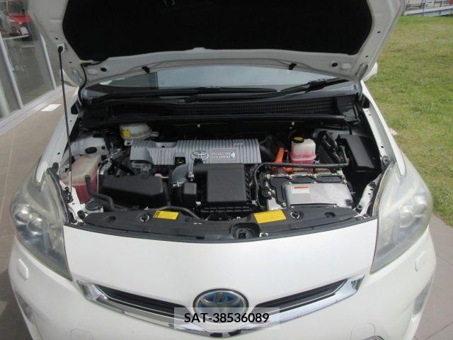 Toyota PRIUS PHV 2012-04 322175-26