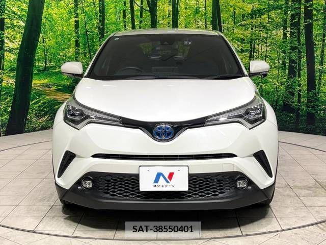 Toyota C-HR 2019-01 357812-14