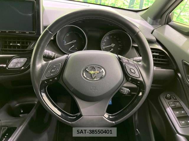 Toyota C-HR 2019-01 357812-11