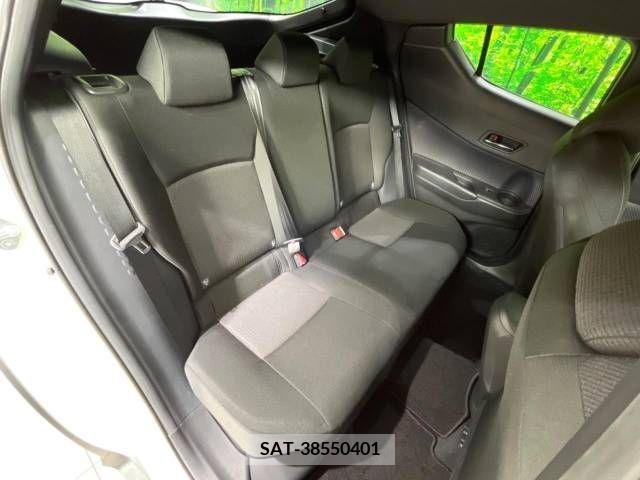 Toyota C-HR 2019-01 357812-9
