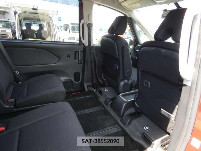 Nissan SERENA 2018-01 393864-24