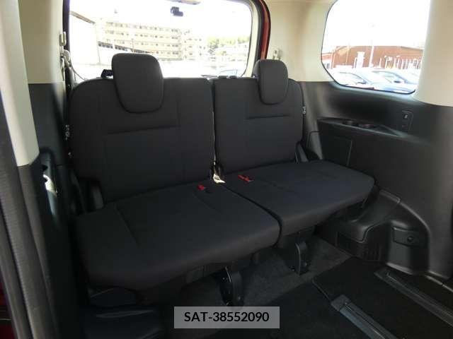 Nissan SERENA 2018-01 393864-26