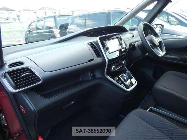 Nissan SERENA 2018-01 393864-7