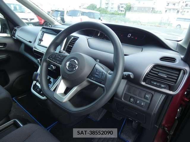 Nissan SERENA 2018-01 393864-8