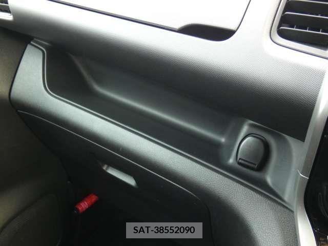 Nissan SERENA 2018-01 393864-17